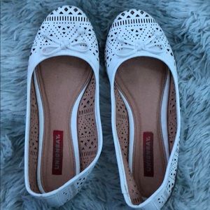 Pretty White Flats